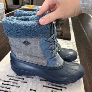 Blue Sperry Winter Boots 8.5 women